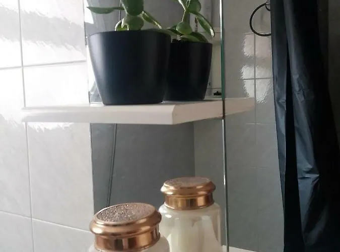 Апартаменты Amazing Sunny Flat With Balcony Pool Two Mins From The Торевьиа