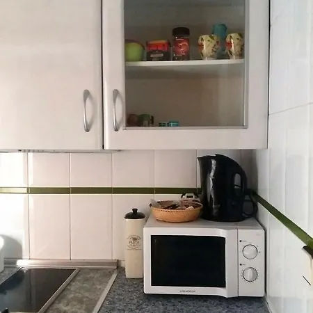 Amazing Sunny Flat With Balcony Pool Two Mins From The דירה *