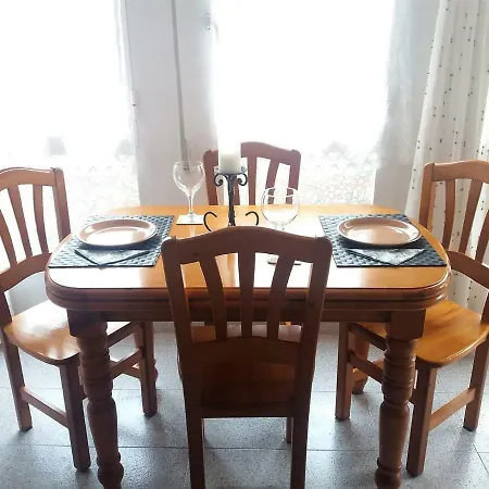 Апартаменти Amazing Sunny Flat With Balcony Pool Two Mins From The Торрев'єха