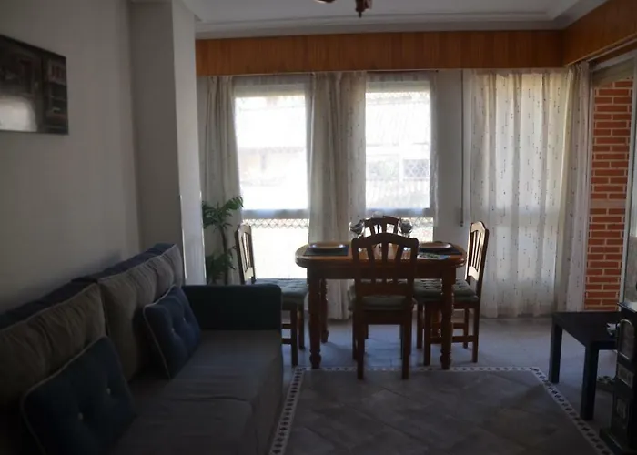 Apartamento Amazing Sunny Flat With Balcony Pool Two Mins From The *